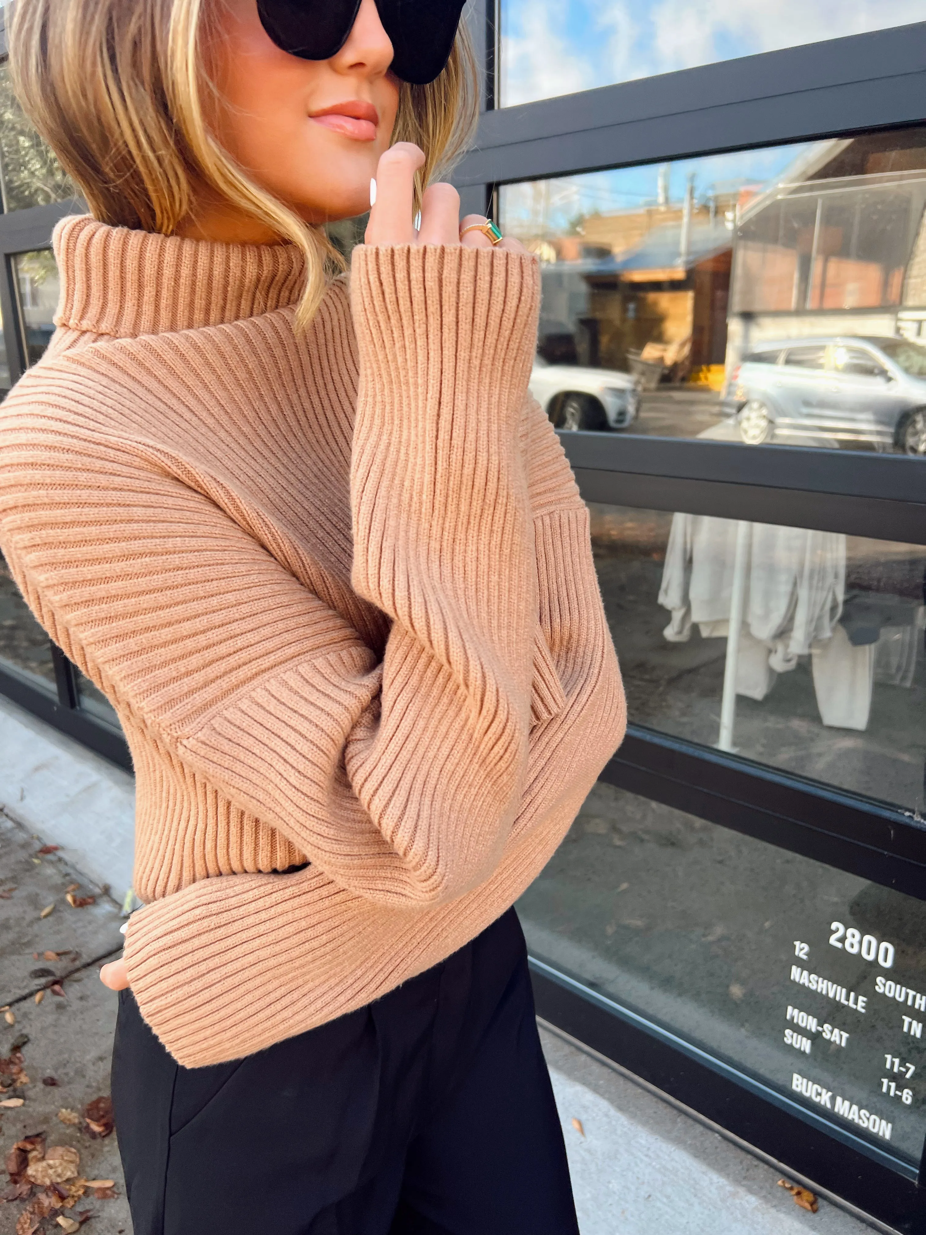 Benny Turtleneck Sweater - Camel