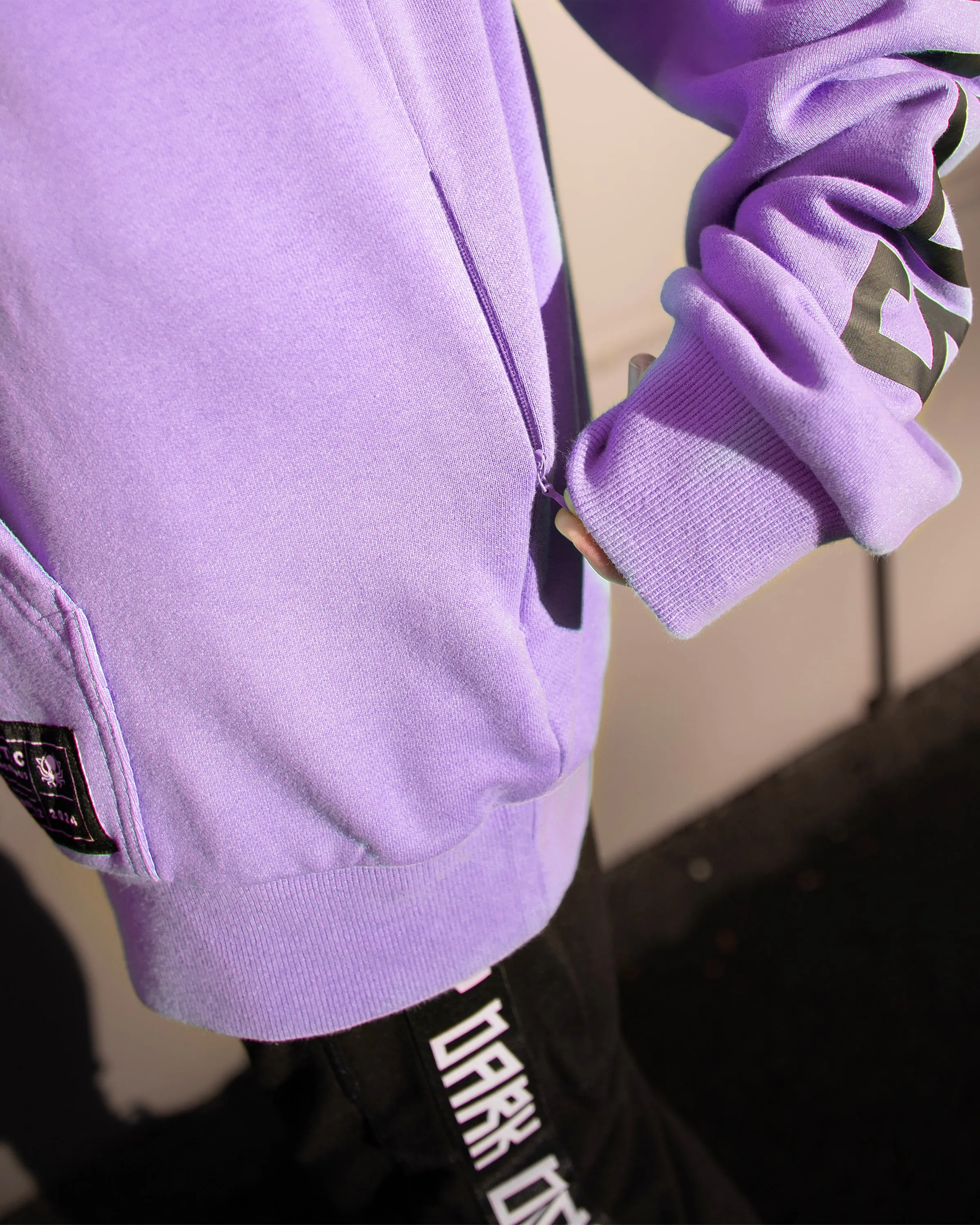 BLACK FLEECE PULLOVER HOODIE