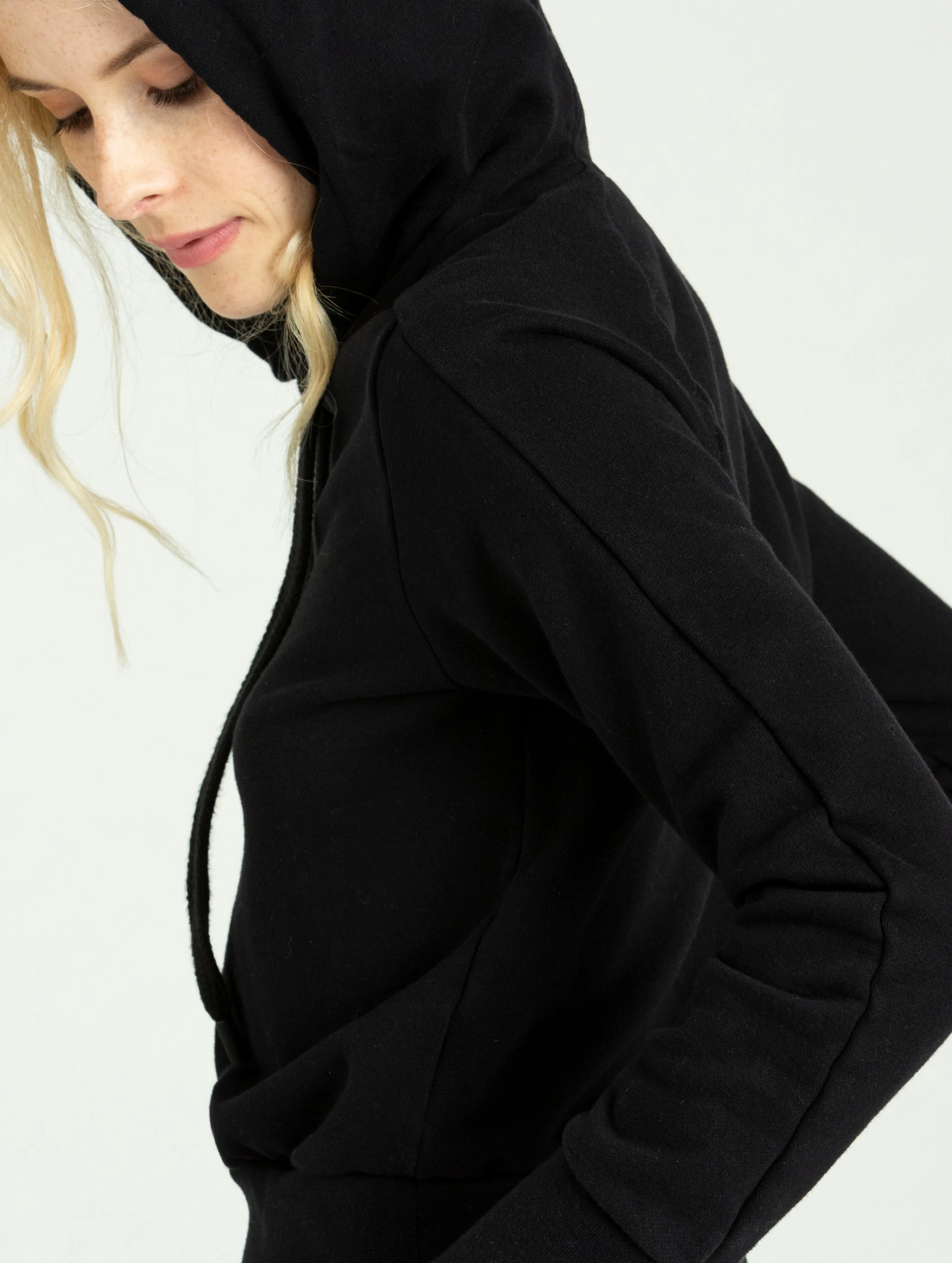Journey Pullover - Jet Black