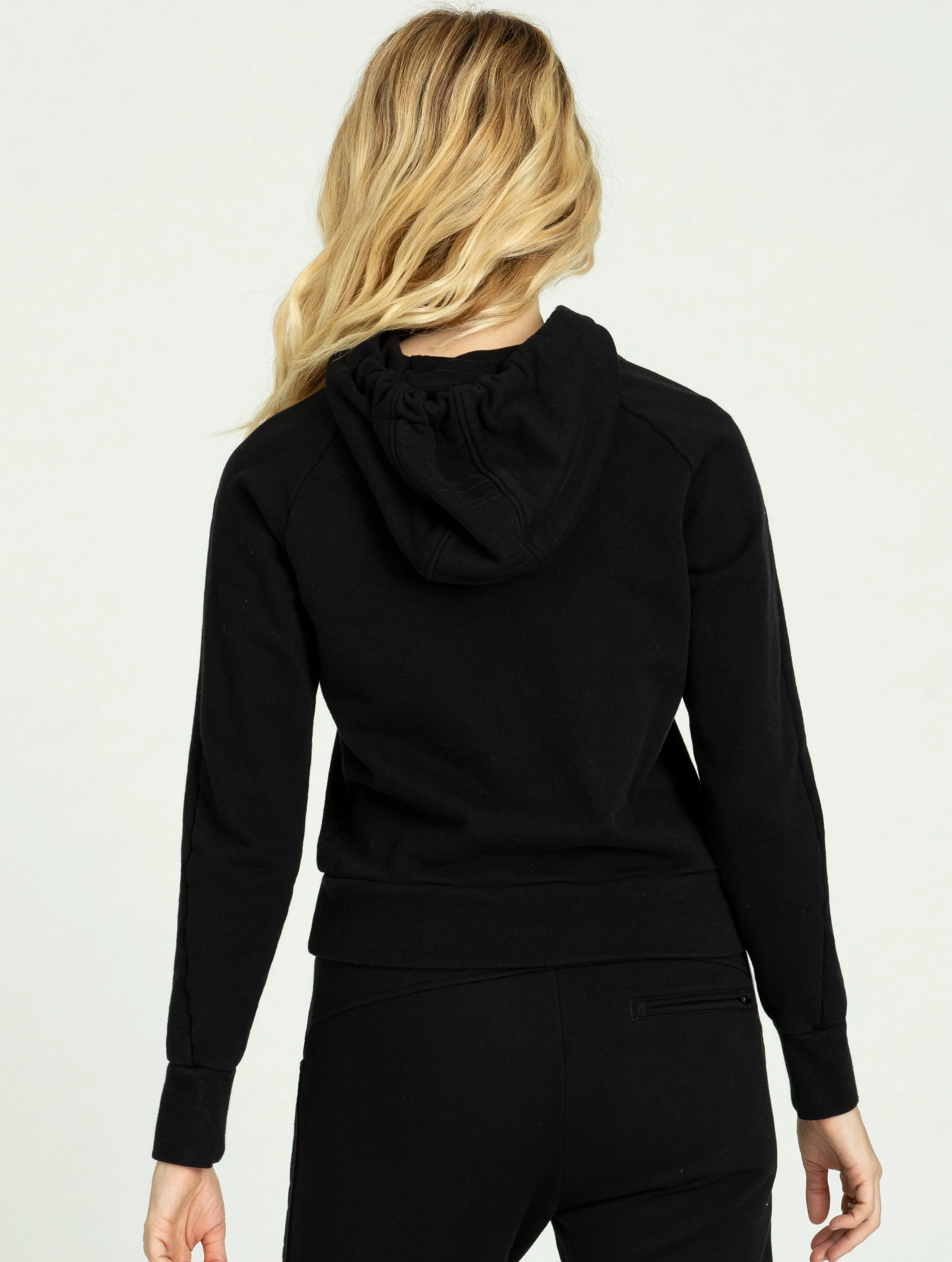 Journey Pullover - Jet Black