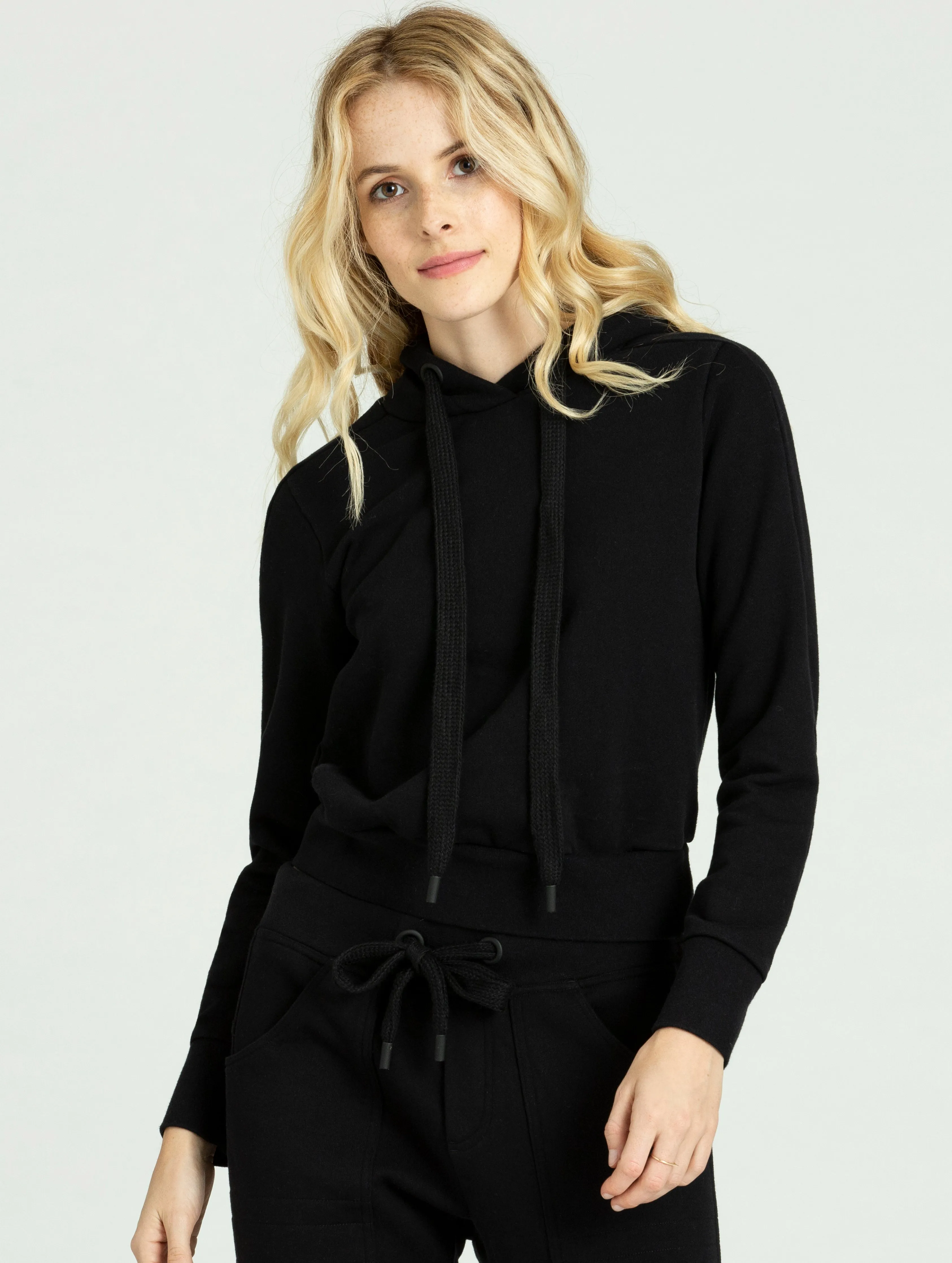 Journey Pullover - Jet Black