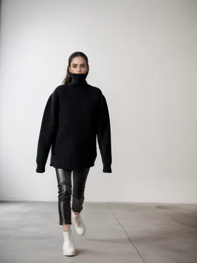 Lola -Oversized wool turtleneck